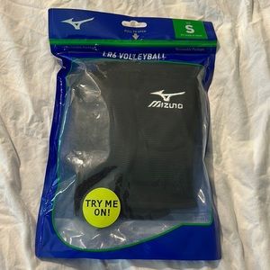 New. Mizuno. Volleyball Kneepads.